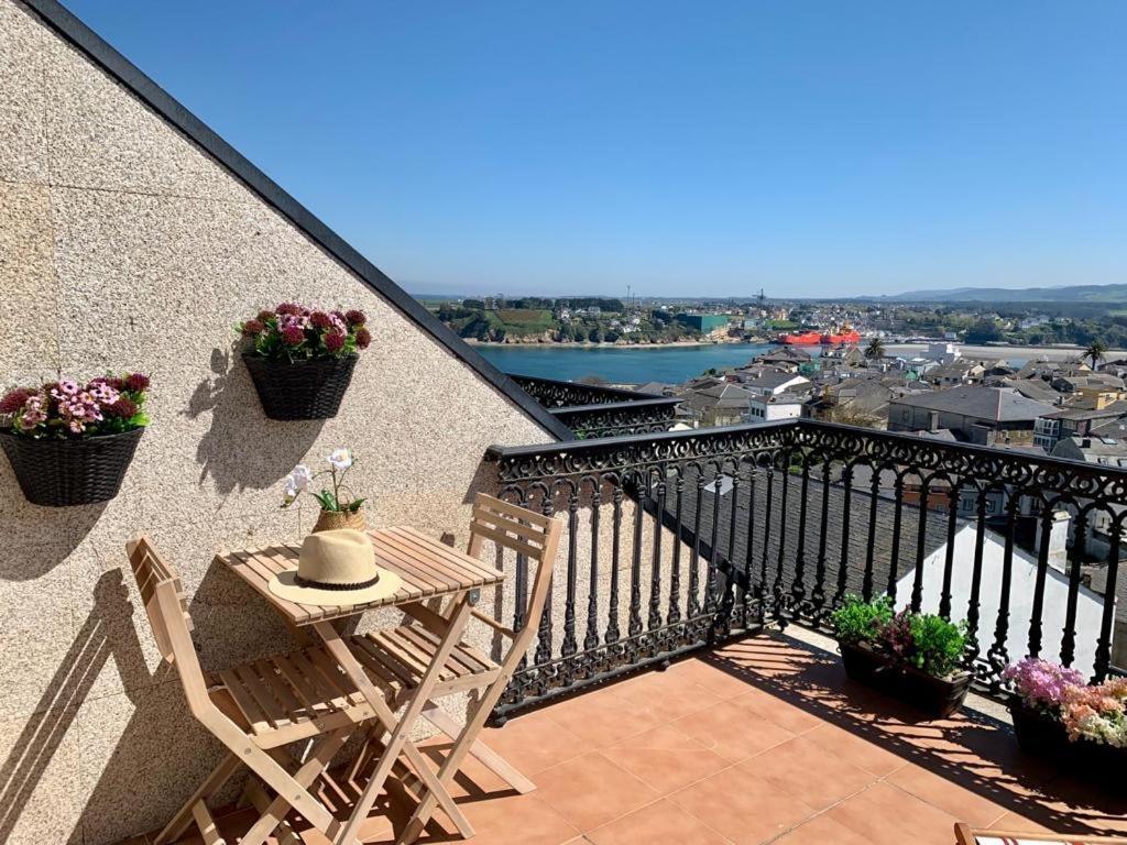 Moderno Piso Con La Mejor Terraza De Ribadeo Y Vistas Maravillosas Bagian luar foto