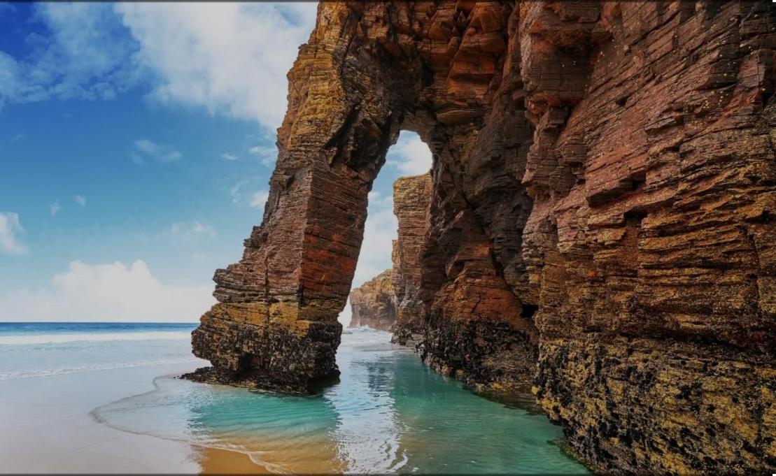 Moderno Piso Con La Mejor Terraza De Ribadeo Y Vistas Maravillosas Bagian luar foto