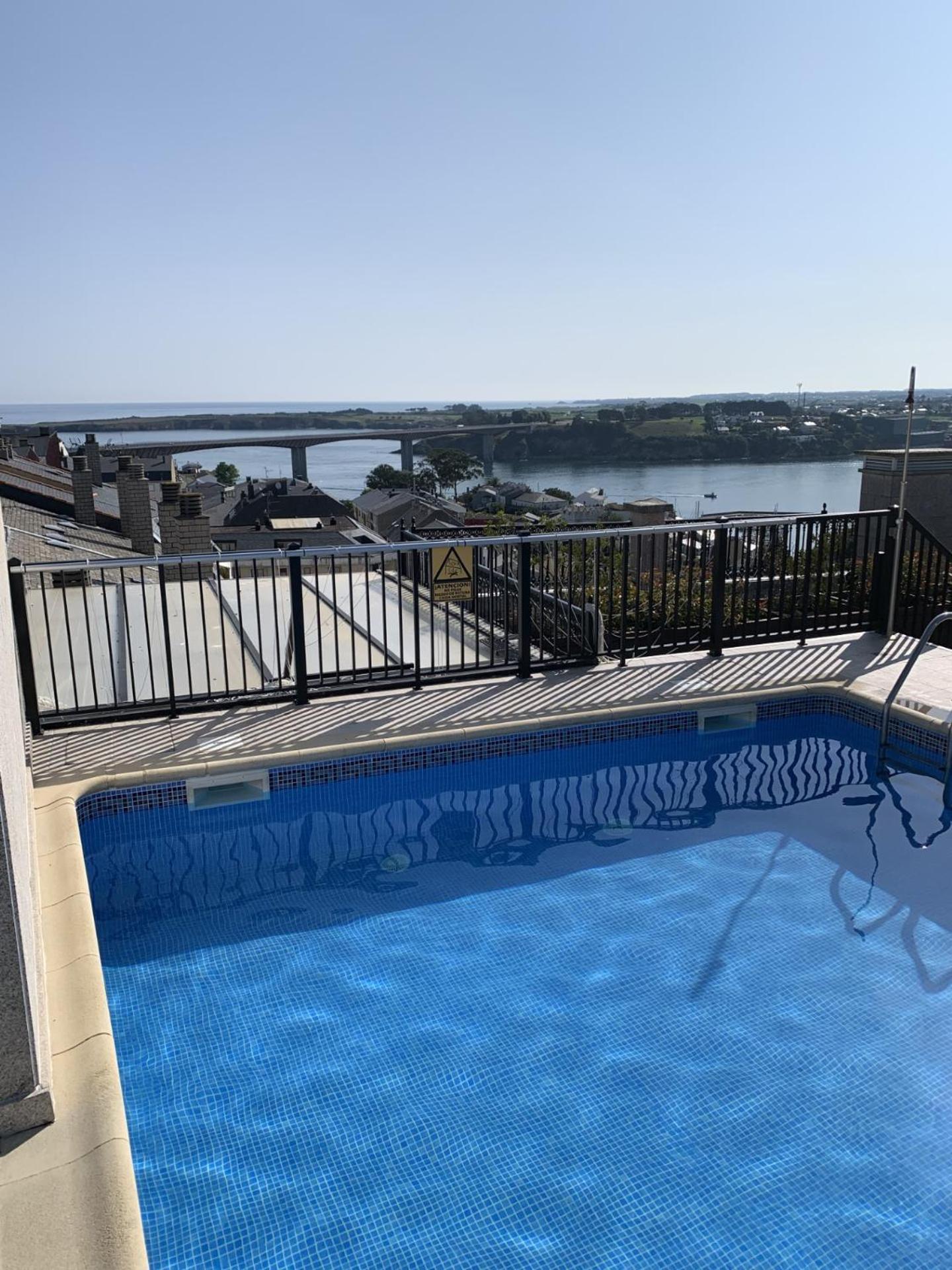 Moderno Piso Con La Mejor Terraza De Ribadeo Y Vistas Maravillosas Bagian luar foto