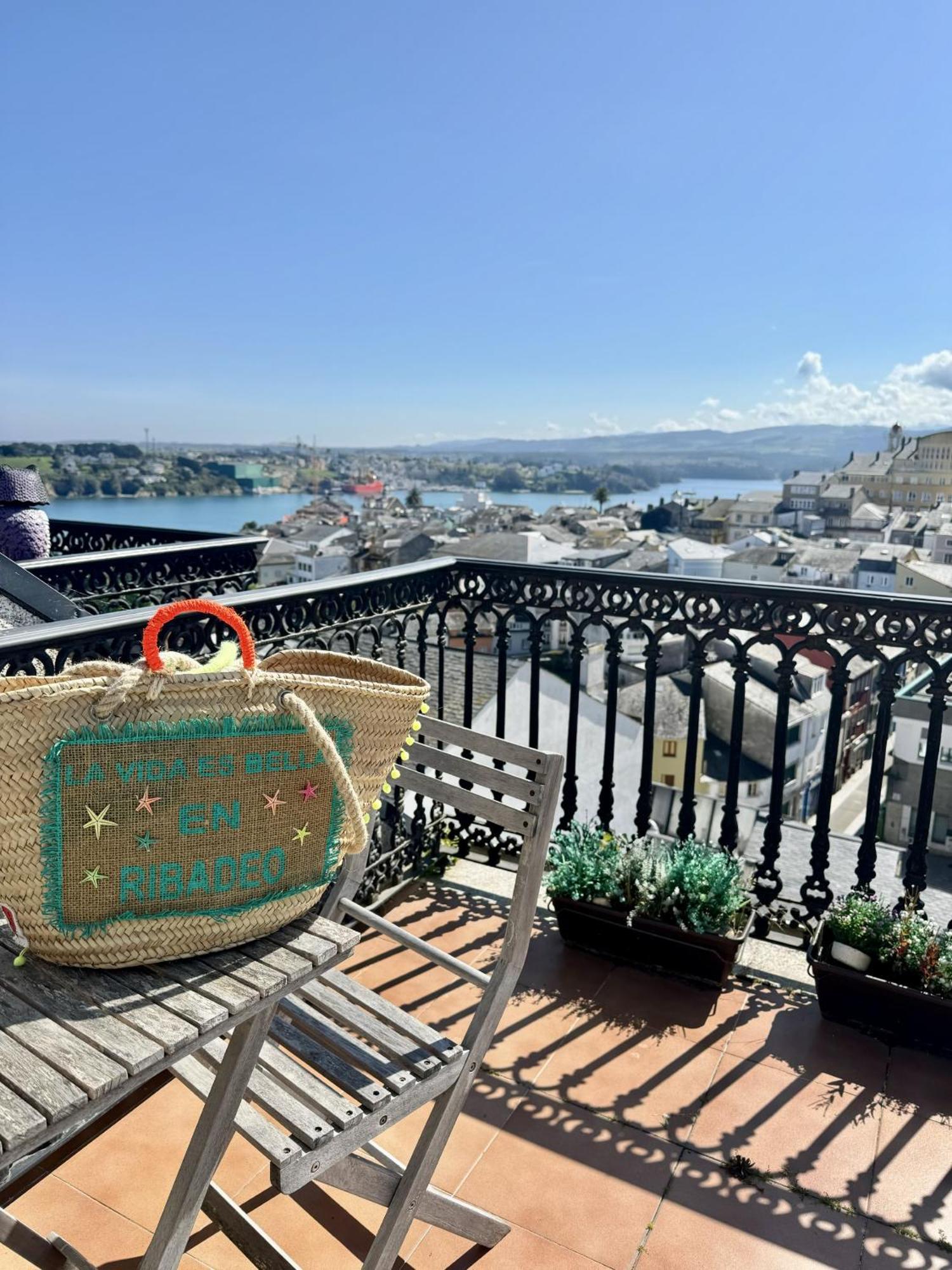 Moderno Piso Con La Mejor Terraza De Ribadeo Y Vistas Maravillosas Bagian luar foto